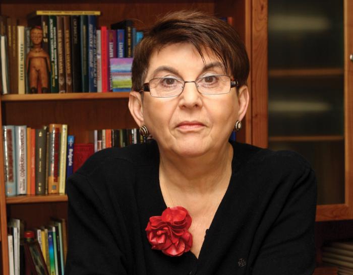 Professor Juliana Roth.jpg 