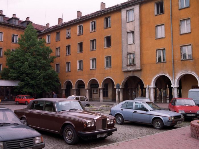 vintage cars bulgaria.jpg 