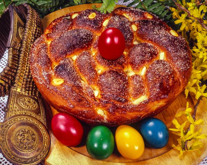 In Bulgaria, no Easter is for real without coloured eggs and aromatic kozunak