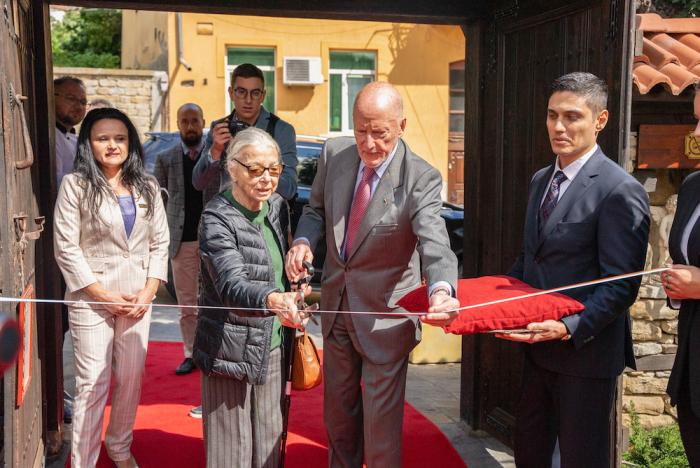 bey house king simeon opening
