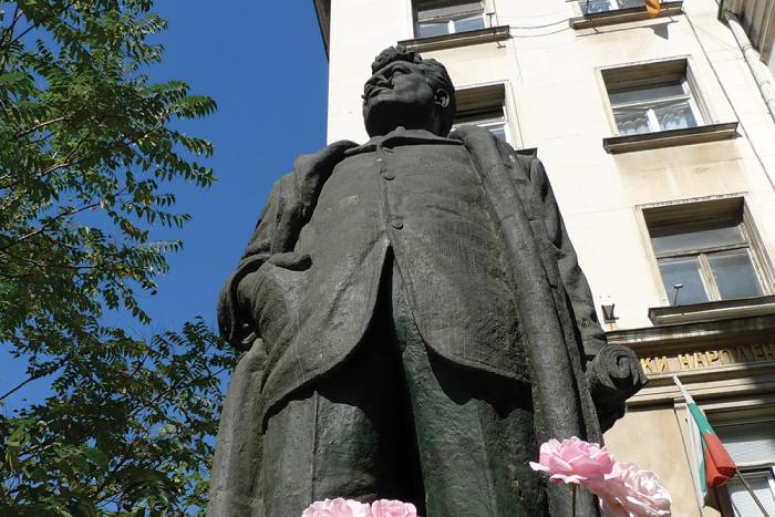 Monument to Aleksandar Stamboliyski in front of the Sofia Opera and Ballet house