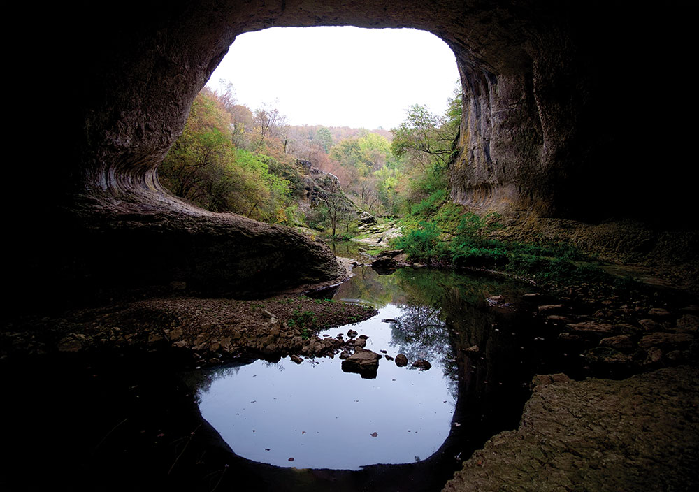 gods bridge bulgaria cave.jpg