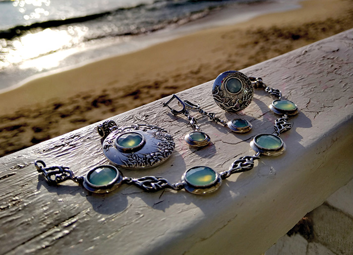Oriental Art jewellery japan collection.jpg