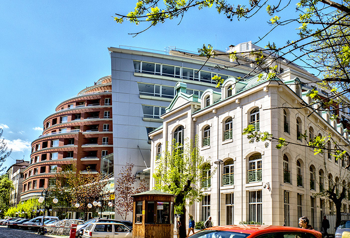 San Stefano Plaza.jpg