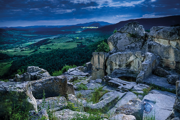Rock city Perperikon.jpg 