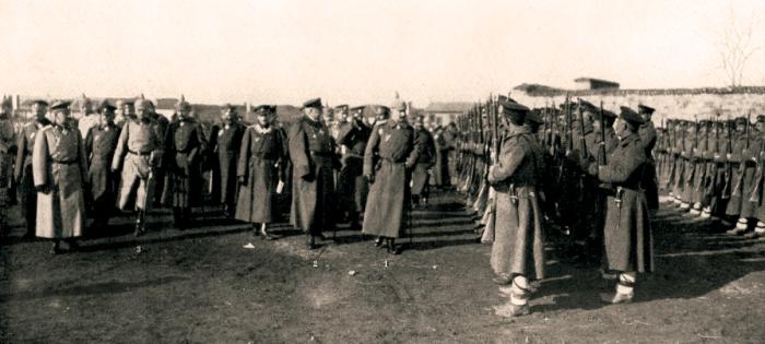 Kaiser Wilhelm (right) and King Ferdinand inspect troops