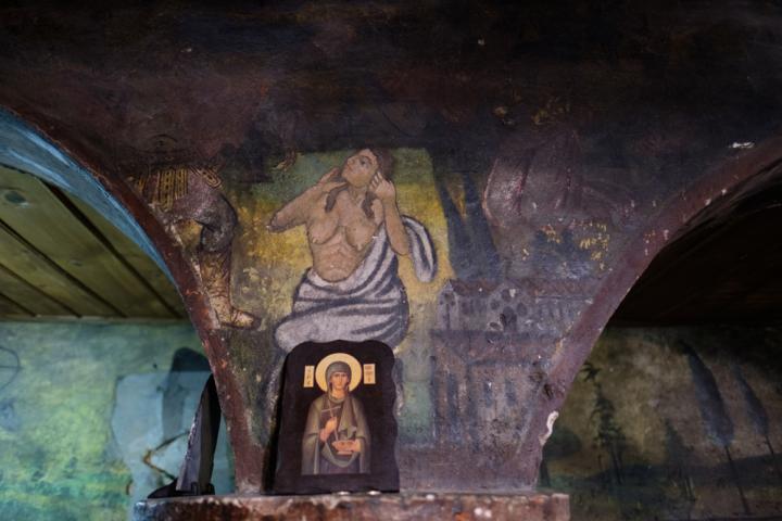 A 19th century teenager reportedly painted the very un-Orthodox murals in St George's Church