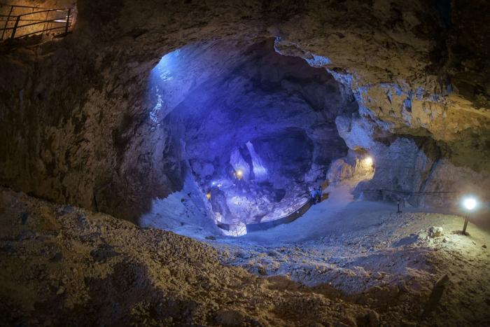 Devil’s Throat Cave