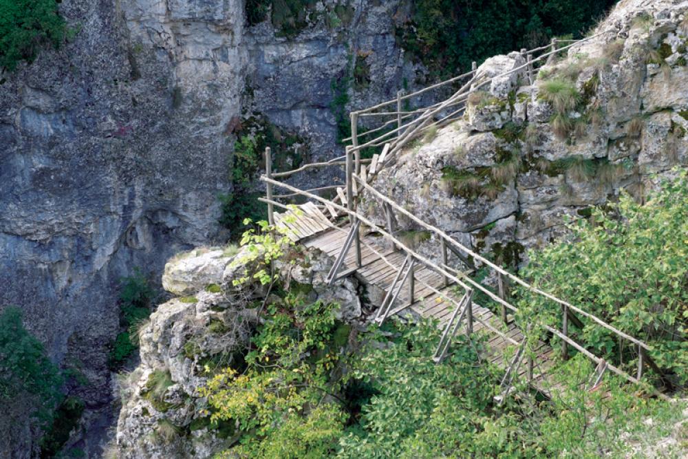 eco trail emen waterfall.jpg