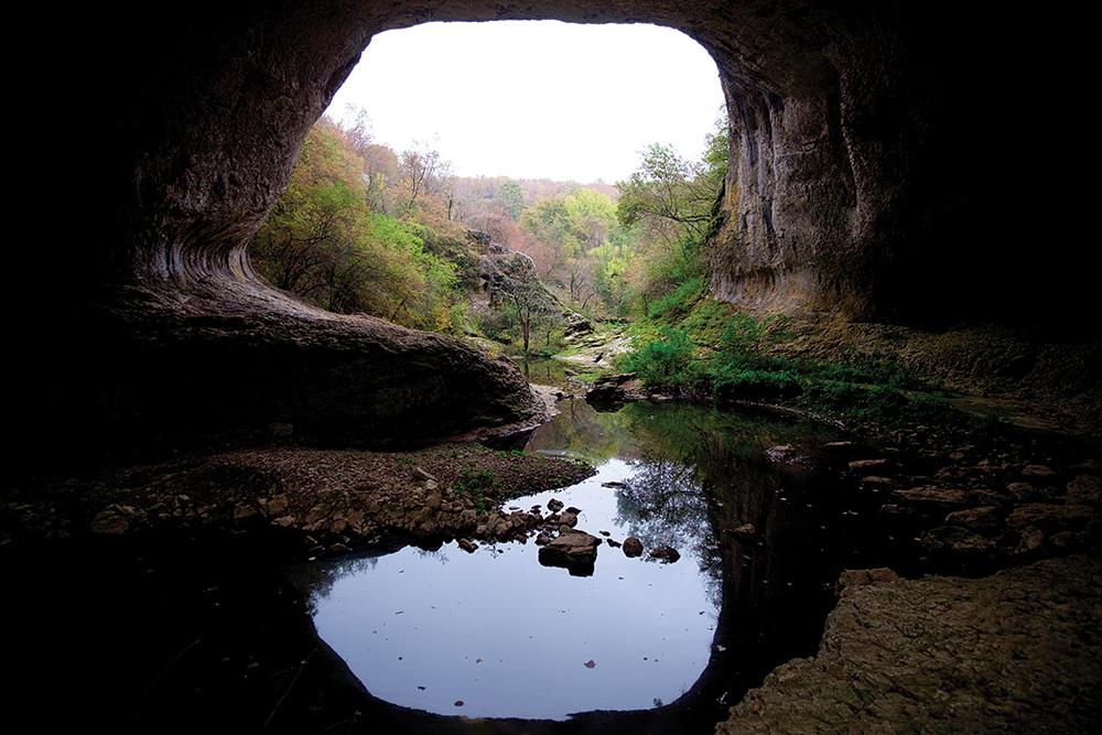 gods bridge bulgaria cave.jpg