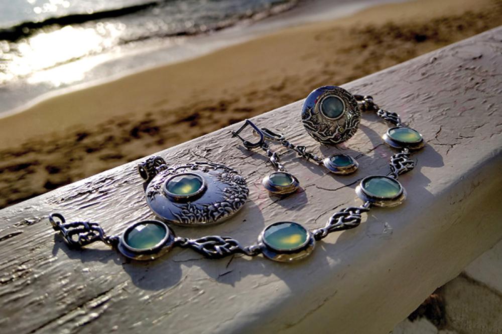 Oriental Art jewellery japan collection.jpg