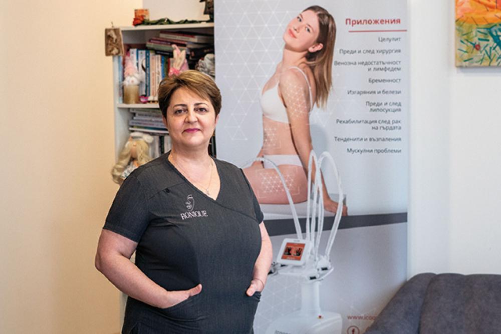 veronika nacheva ronique.jpg
