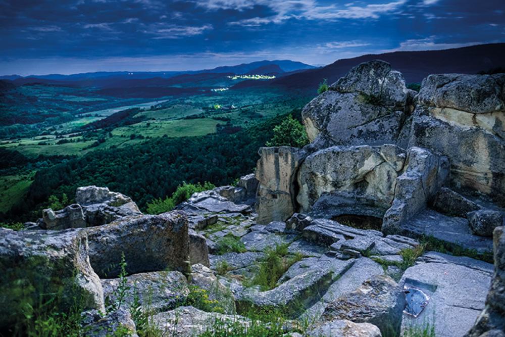 Rock city Perperikon.jpg 