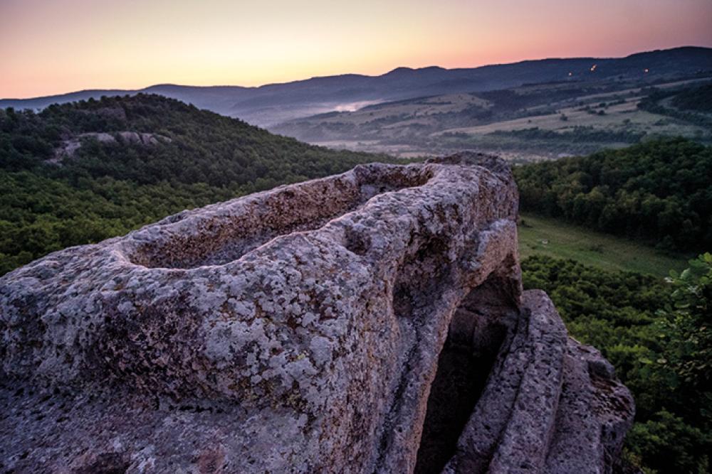 Tatul Thracian rock shrine 8.jpg 