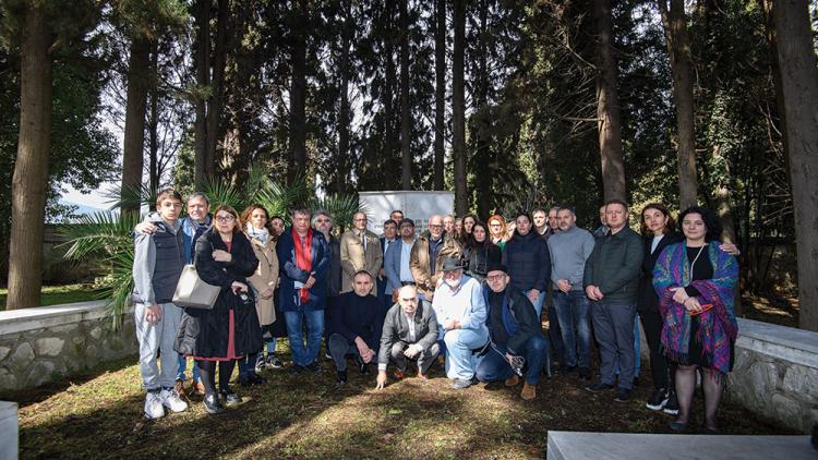Bulgarians at the Jewish section of Kavala cemetery in March, 2023
