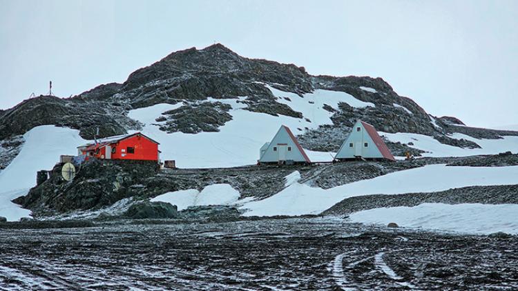 antarctica bulgarian base.jpg