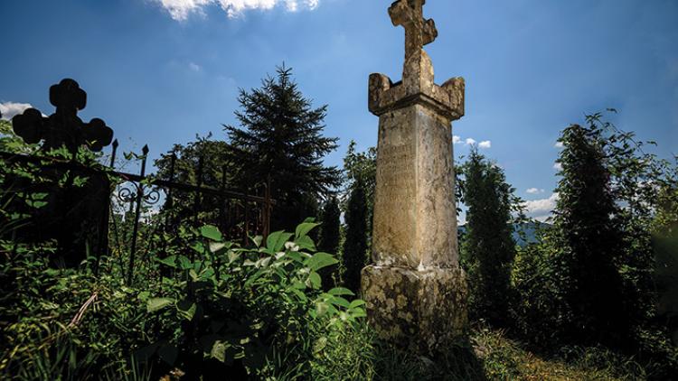 Titanic monument Bulgaria.jpg 