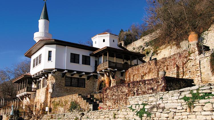 Palace by the sea Bulgaria.jpg 