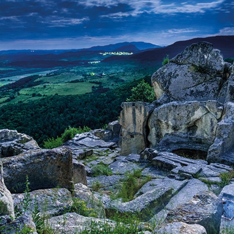 Rock city Perperikon.jpg 